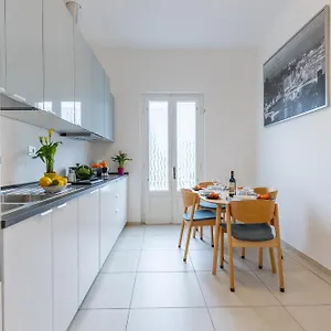 Guesthost - Pisa Guesthouse Few Steps From The Tower